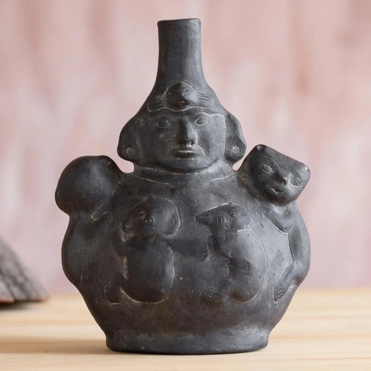 Anthropomorphic Chavin - ceramic vase - Art