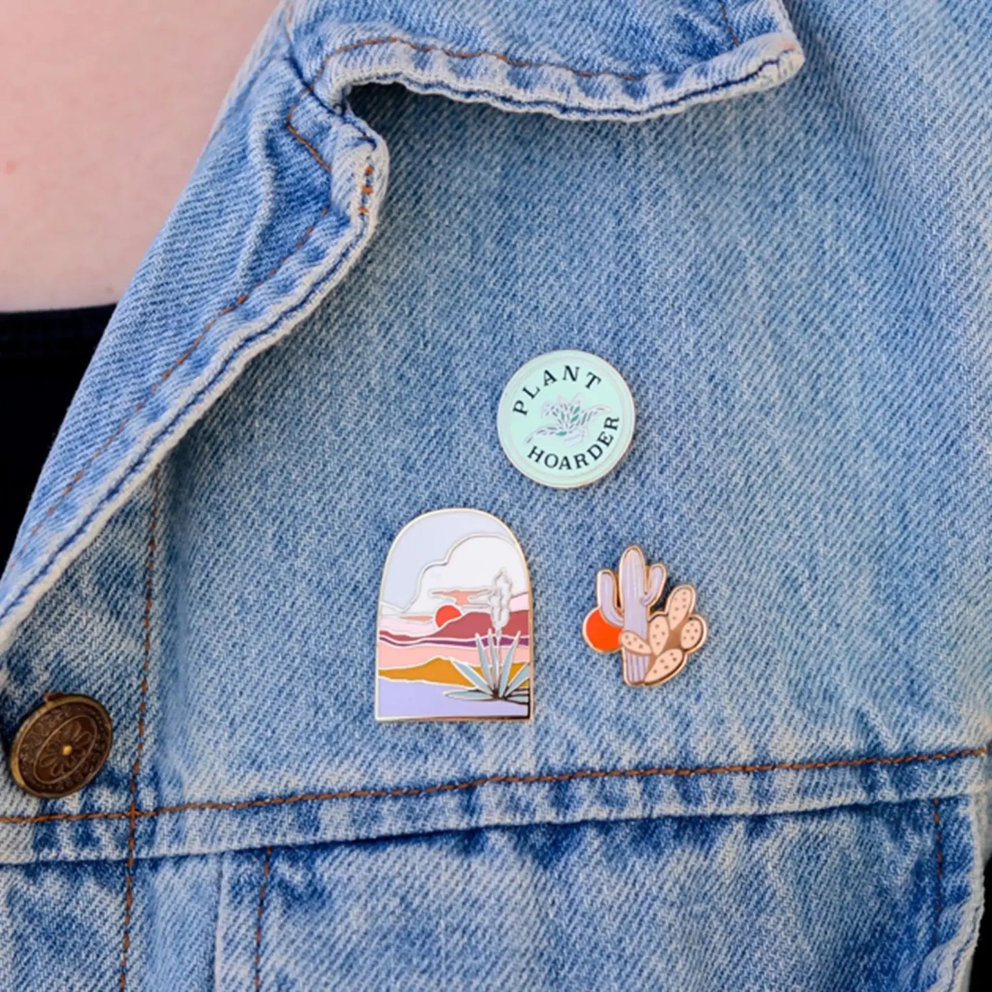 Little Cactuses enamel pin - Pins