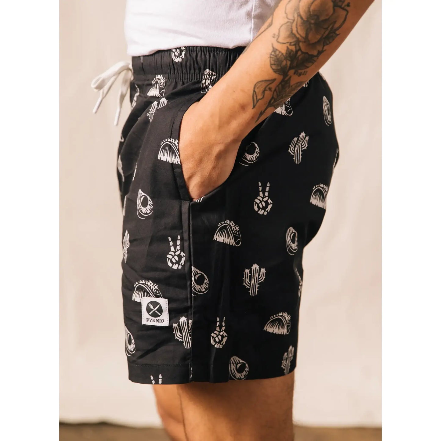 No Problemo Tacos & Cactus - walk shorts - Medium - Clothes