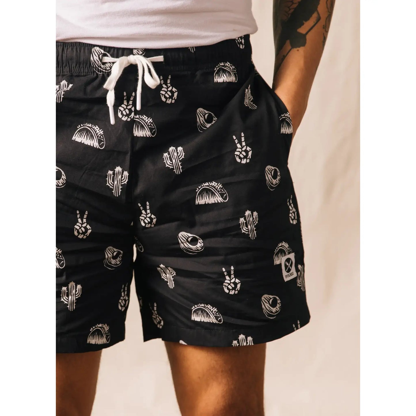 No Problemo Tacos & Cactus - walk shorts - Medium - Clothes