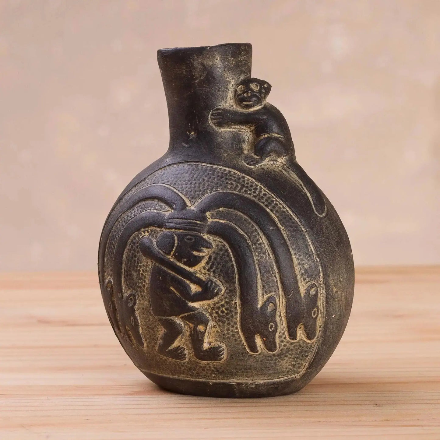 Chimu Divinity - Ceramic Decorative Vase from Peru - Art